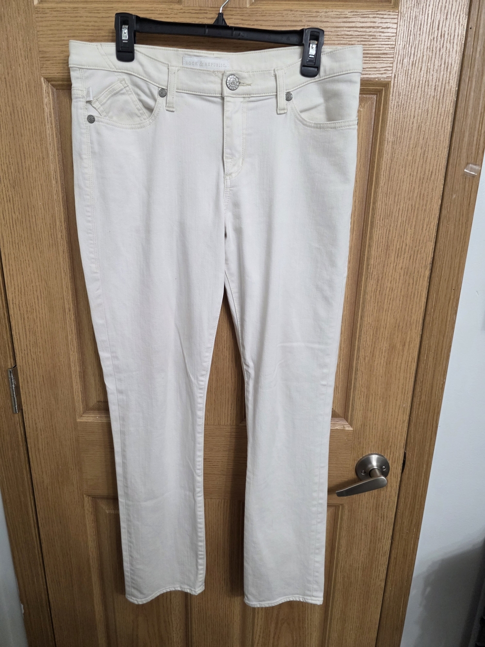 Rock & Republic Cream Straight-Leg Jeans